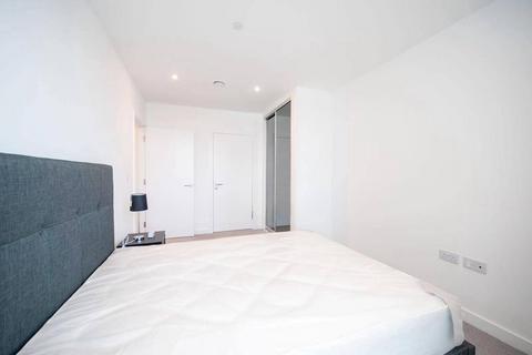 2 bedroom flat to rent, Makers Yard, London, E3