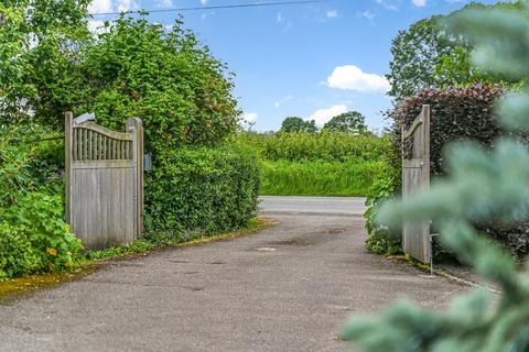 4 bedroom detached house for sale, Hareplain Road, Biddenden, Ashford, Kent, TN27