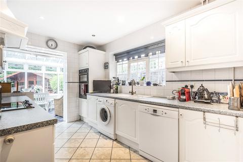 5 Eastfields, Pinner, HA5 2SR