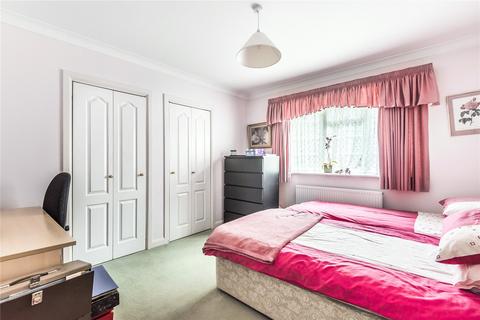 5 Eastfields, Pinner, HA5 2SR