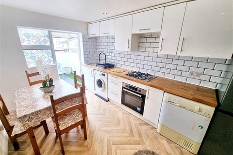 2 bedroom flat to rent, Prestbury Road, Forest Gate