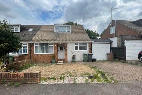 3 bedroom bungalow to rent, a Saywell Road, Luton