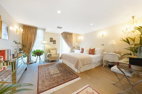 3 bedroom apartment for sale, Westminster SW1E