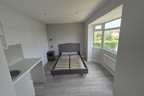 Studio to rent, ALL BILLS INCLUDED!