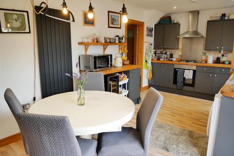 14 Bishop Road, Calne, SN11 9AF