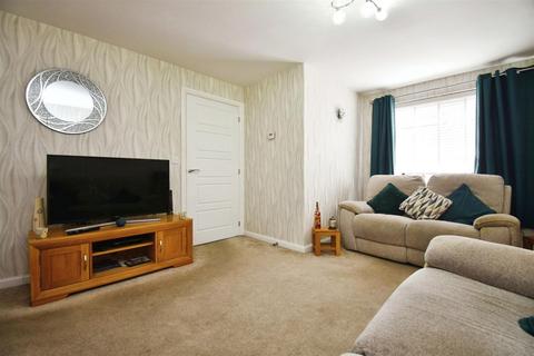 3 bedroom semi-detached house for sale, Petfield Drive, Anlaby, Hull