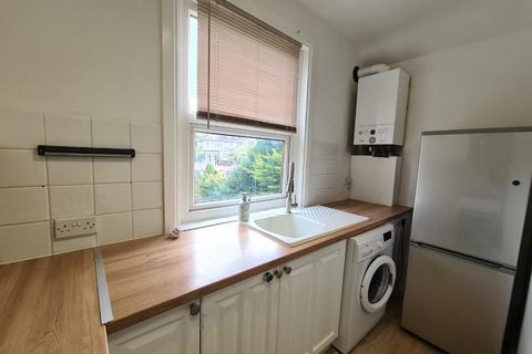 2 bedroom maisonette to rent, 29 Victoria Road, Sutton