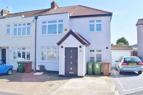 4 bedroom semi-detached house to rent, Cowper Close, Welling, Kent, DA16 2JT