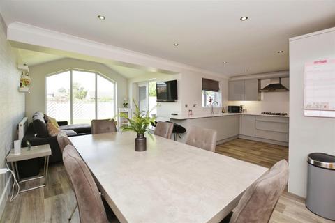 69 Burdock Road, Scunthorpe, DN16 3UP