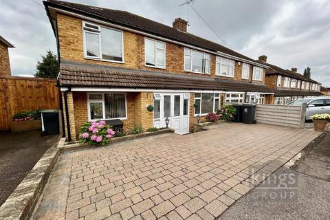 4 bedroom semi-detached house for sale, Harriescourt, Waltham Abbey