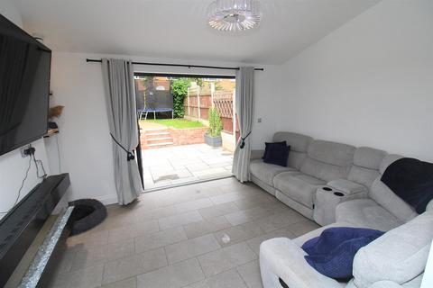 3 bedroom link detached house for sale, Alderbury Lea, Bicknacre