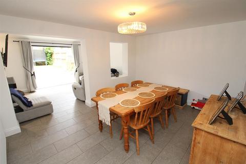 3 bedroom link detached house for sale, Alderbury Lea, Bicknacre