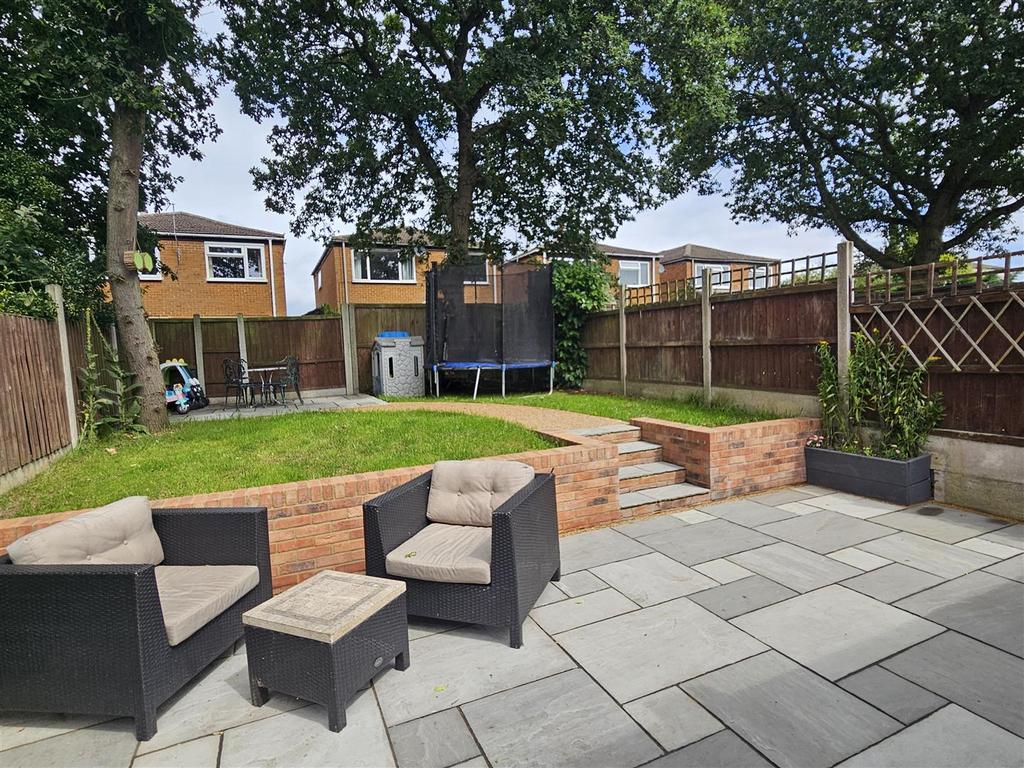 GARDEN1.jpg