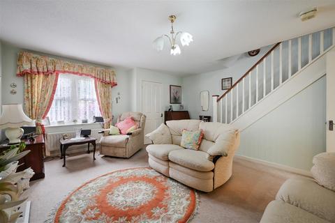 21 Hatfield Close, Sutton, SM2 5BH
