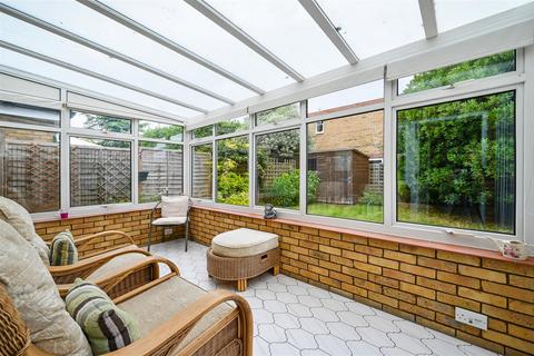 21 Hatfield Close, Sutton, SM2 5BH