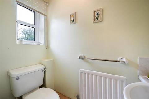21 Hatfield Close, Sutton, SM2 5BH