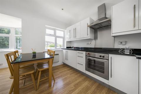 1 bedroom flat for sale, Hospital Bridge Road, Twickenham