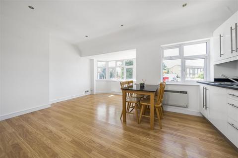 1 bedroom flat for sale, Hospital Bridge Road, Twickenham