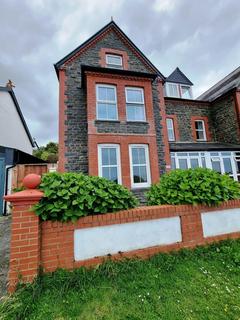 2 bedroom flat to rent, 2 bed Part Furnished Flat, Borth