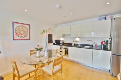 2 bedroom flat for sale, Railway Terrace, Slough