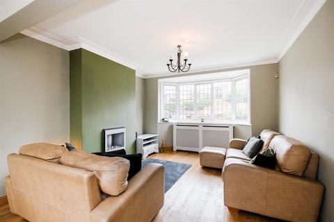 17 Leadale Avenue, London, E4 8AT
