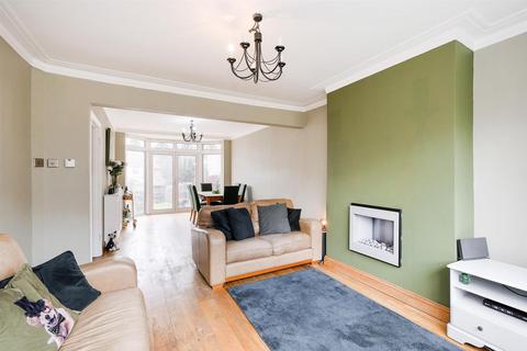17 Leadale Avenue, London, E4 8AT