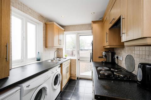 17 Leadale Avenue, London, E4 8AT
