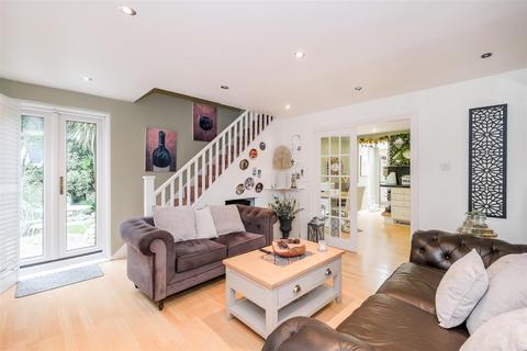 4 bedroom detached house for sale, Berrybank Close, North Chingford