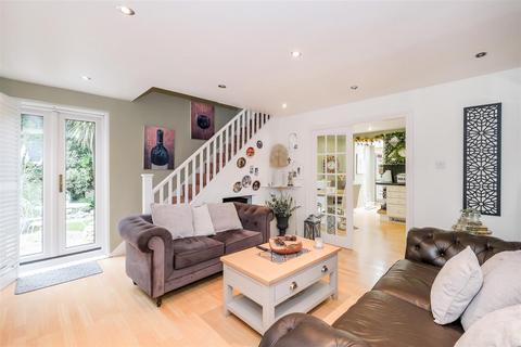 3 bedroom detached house for sale, Berrybank Close, North Chingford