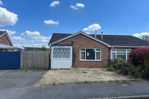 3 bedroom semi-detached bungalow for sale, Raymond Road, Bicester