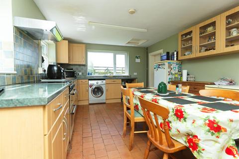 3 bedroom country house for sale, Overton road, Penley, Nr Wrexham.