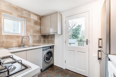 1 bedroom flat to rent, Mosslea Road, Penge, SE20