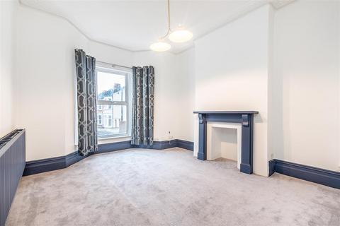 1 bedroom flat to rent, Mosslea Road, Penge, SE20