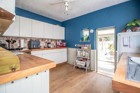 2 bedroom end of terrace house for sale, West Road, Shoeburyness SS3