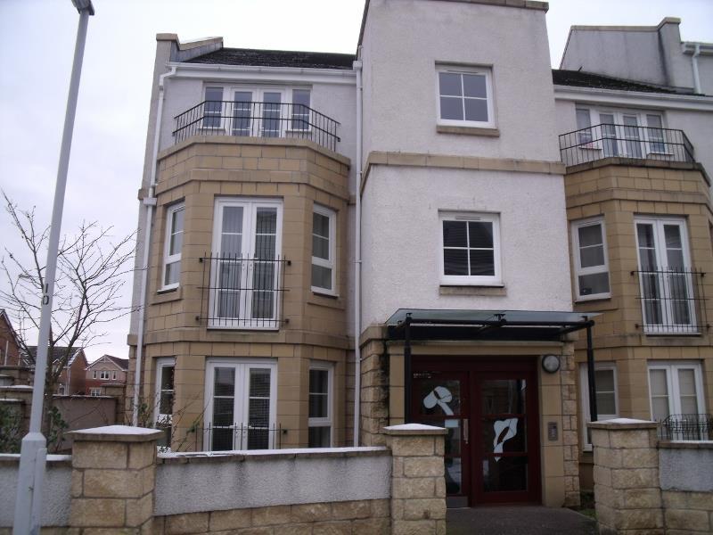 54 Bittern Court, Dunfermline KY11 8HF 1 bed flat - £650 pcm (£150 pw)