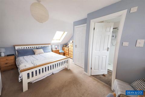 4 bedroom semi-detached house for sale, Highlands Road, Portslade