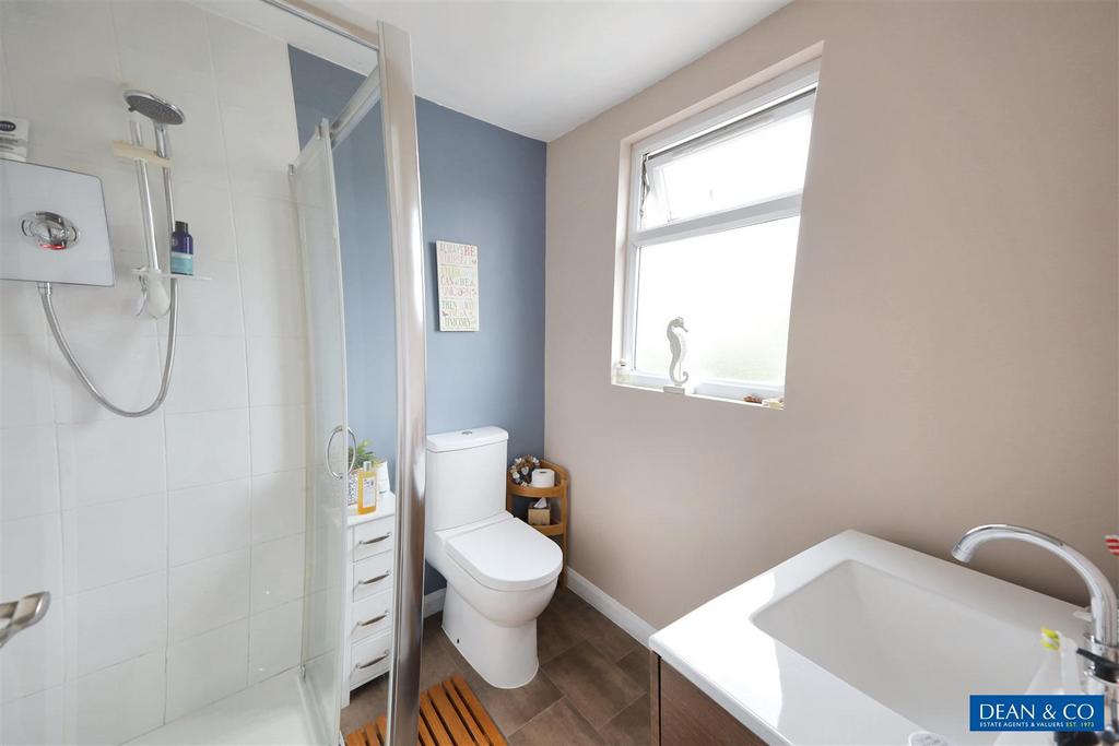 En suite shower room