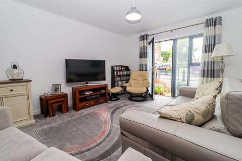 2 bedroom apartment for sale, Thornesgate Court, Wakefield WF2