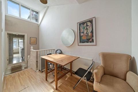 2 bedroom flat for sale, Newlands Park, Sydenham, London