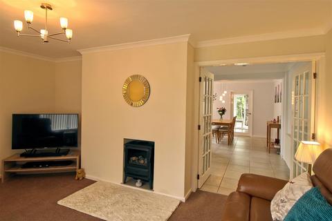 3 bedroom detached house for sale, Avon Road, South Wootton