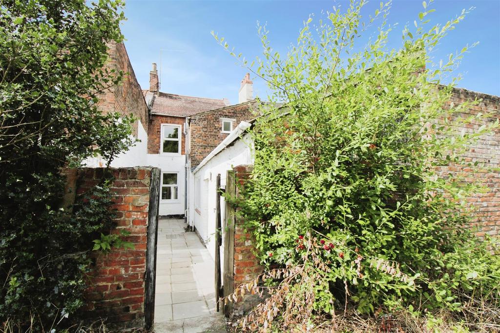 Rear Courtyard