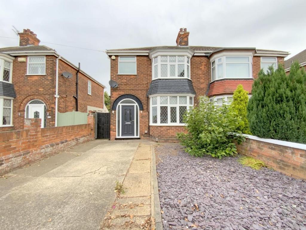 Queen Mary Avenue, Cleethorpes 3 bed semidetached house for sale £