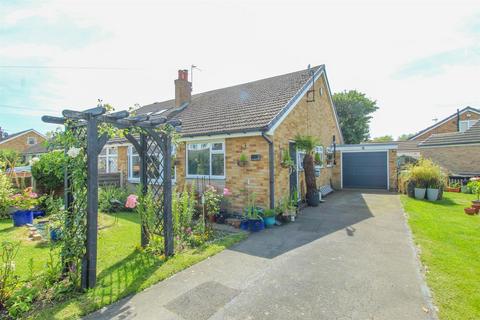 3 bedroom semi-detached bungalow for sale, Thornleigh Avenue, Wakefield WF2
