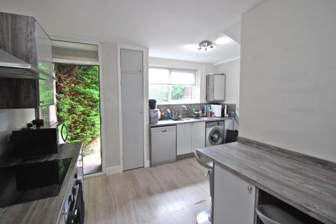 3 bedroom terraced house to rent, Swettenham Road, Handforth, Wilmslow