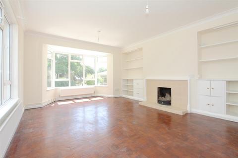 4 bedroom detached house to rent, Frome Road, Trowbridge