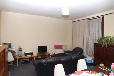 4 bedroom flat to rent, Harlesden, High Street, NW10 4SP