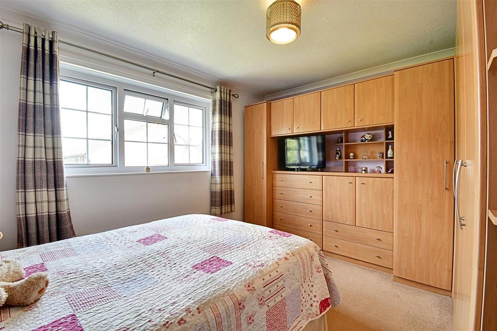 Bedroom 1 1.jpg