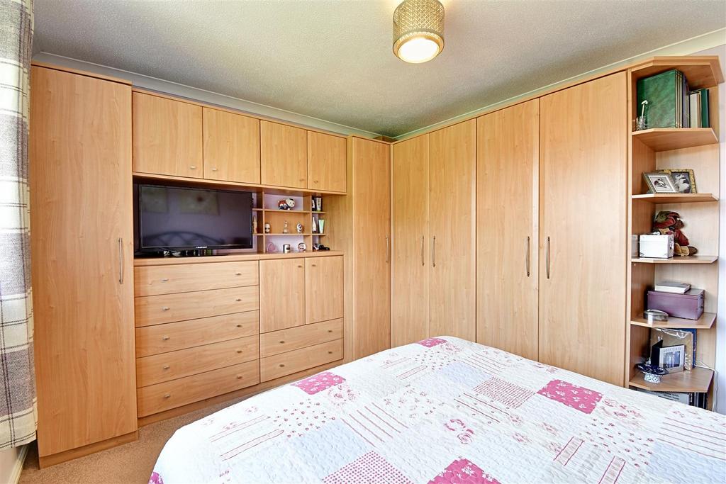 Bedroom 1 2.jpg