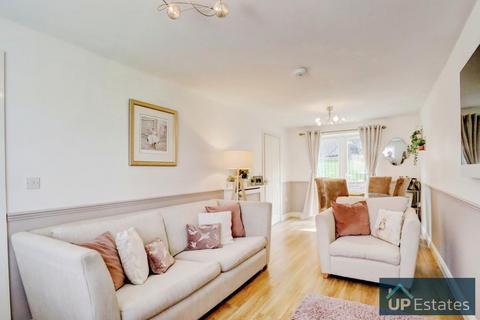 14 Bluebell Close, Hartshill, Nuneaton, CV10 0AU