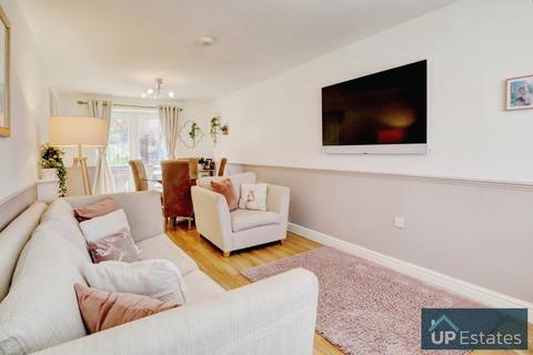14 Bluebell Close, Hartshill, Nuneaton, CV10 0AU